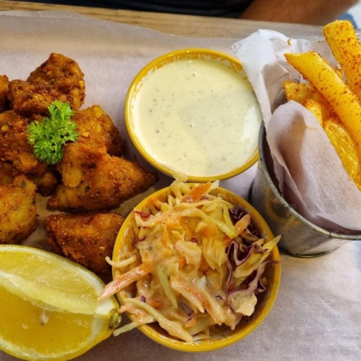 photo of The Vegan Chef Umhlanga Crispy Battered Vish, Chips and Slaw shared by @nadias on  18 Aug 2022 - review