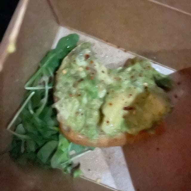 菜肴“Avocado toast”的照片
