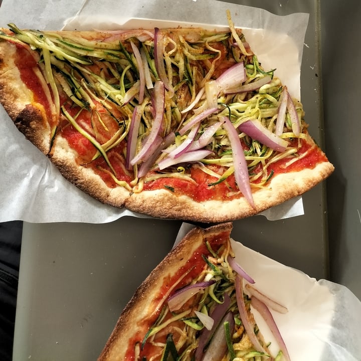 photo of Forno Di Porta Del Campo Pizza Con Zucchine E cipolla shared by @cocopelli on  08 Sep 2022 - review