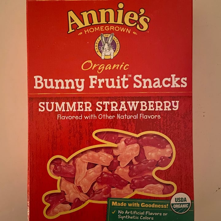 photo of Annie’s Organic Bunny Fruit Snacks Summer Strawberry shared by @rachreviews on  13 Apr 2021 - review