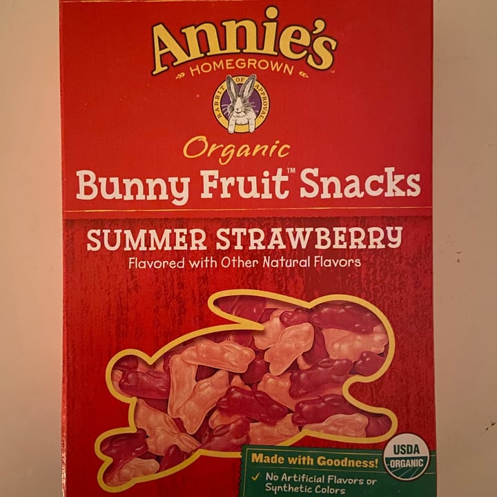 review photo of Annie’s Organic Bunny Fruit Snacks Summer Strawberry shared by @rachreviews on 13 Apr 2021 - review