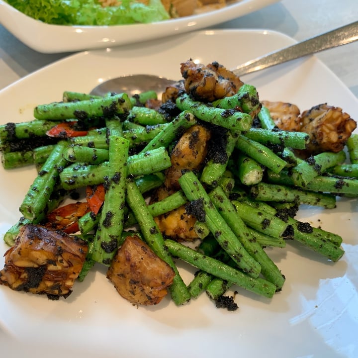 photo of Whole Earth Long Beans with Tempeh shared by @kmeganiz on  07 Feb 2022 - review