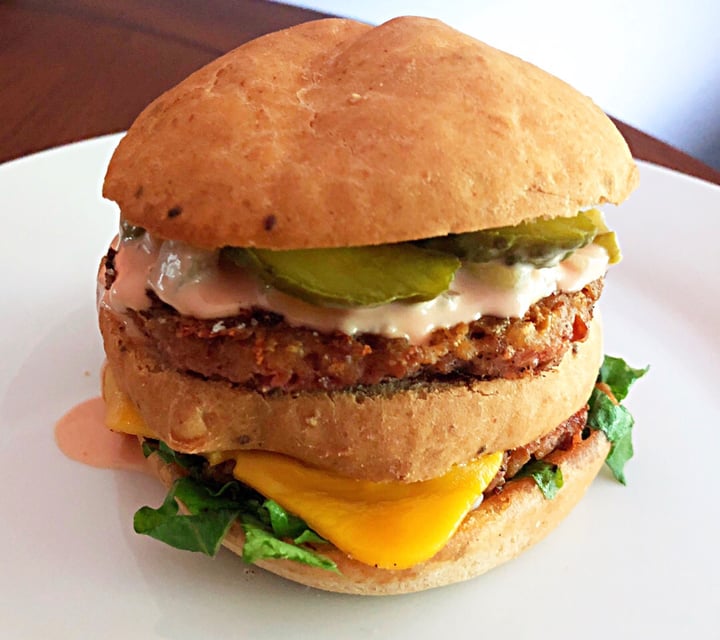 photo of Whole Foods Market Beyond meat burger shared by @janeelizabeth on  04 Feb 2019 - review