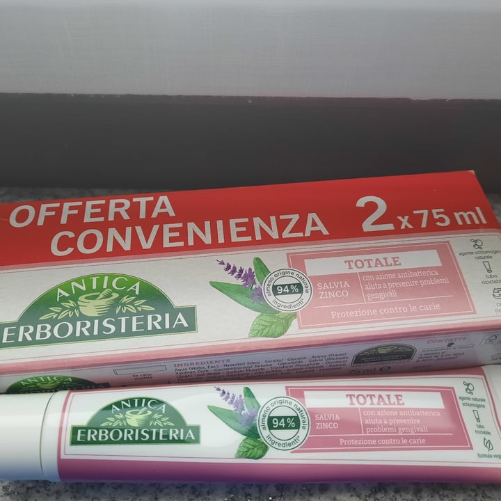 photo of Antica erboristeria Dentifricio Totale shared by @lucreziaapii on  17 Sep 2022 - review