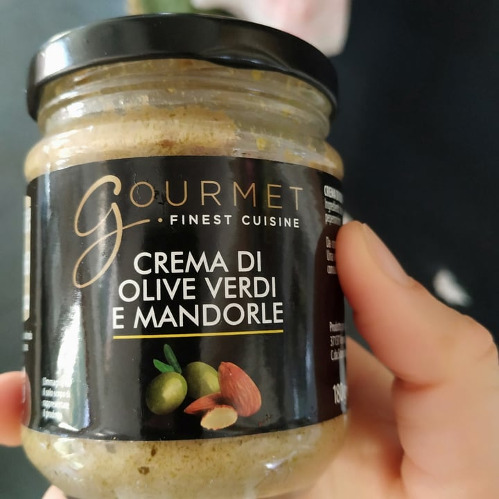 photo of Gourmet Finest Cuisine Crema di olive verdi e mandorle shared by @lussiruggeri on  24 Mar 2022 - review