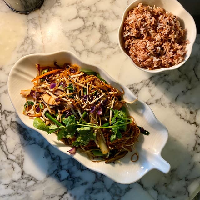 菜肴“Long Life Vegetarian Noodles”的照片