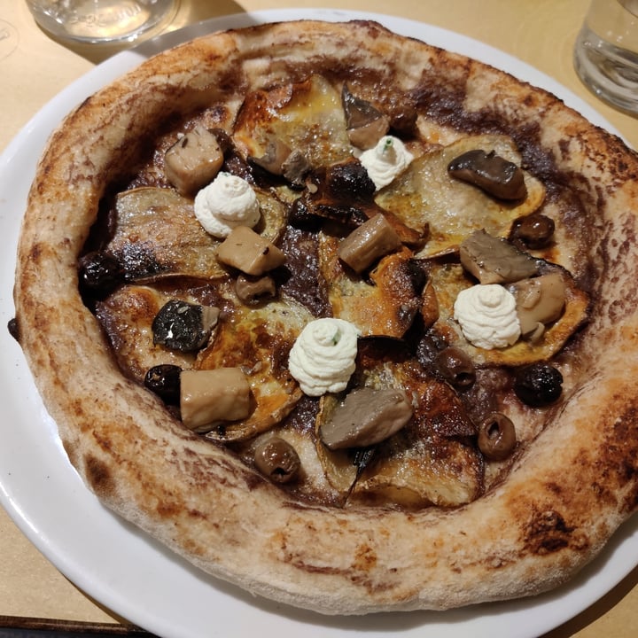 photo of Il Rovescio Pizza Alba shared by @claudiog on  18 Jun 2022 - review