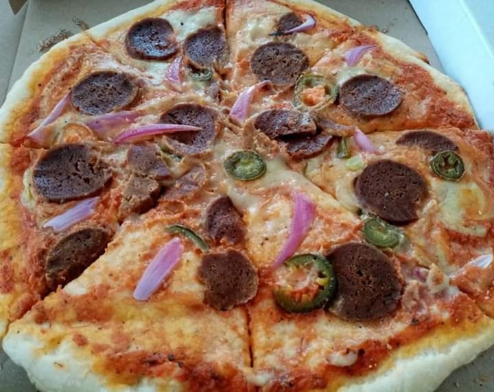 photo of Calavegans Pizza Mexicana-Ranchera shared by @carmenfdz on  22 Dec 2019 - review