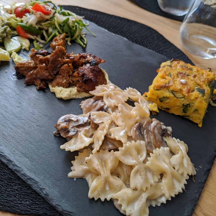 photo of Ristorante La Casina di Alice Piatto Composto e Gianduiotto Con Nocciole e Fragole shared by @lucaleonardini on  19 Jun 2020 - review