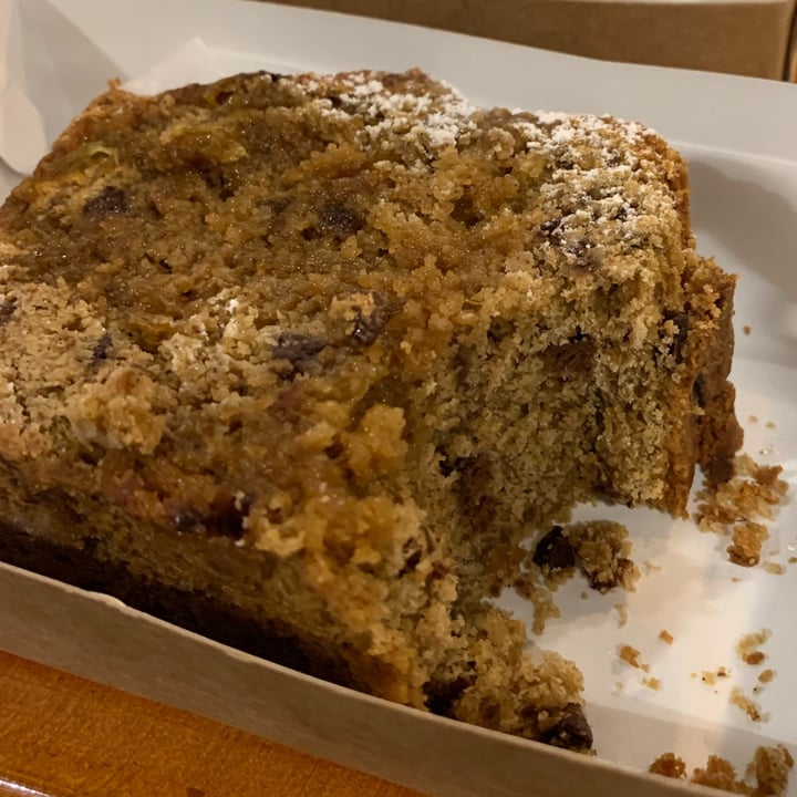 review photo of La Verdé Bio- Factoria cake de kion confitado, chips de choco y plátano shared by @gingerale on 24 Apr 2022 - review