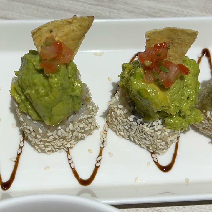 photo of iVegan Avocado Sushi shared by @mich2lh on  10 Dec 2022 - review