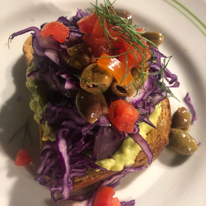 review photo of Seed Superfood Pescara Avo Toast shared by @lulipajaro on 28 May 2022 - review