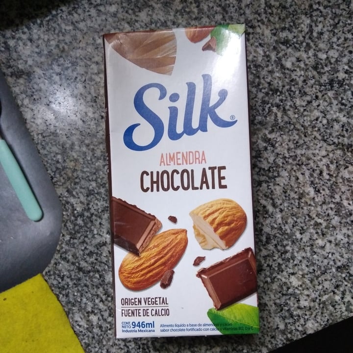 photo of Silk Almendra chocolate shared by @veganinrecovery on  07 Mar 2022 - review