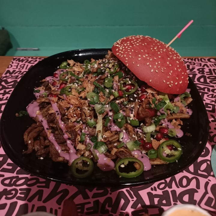 photo of Vegan Junk Food Bar Royal beastie Shawarma shared by @mbasquens on  16 Jun 2022 - review