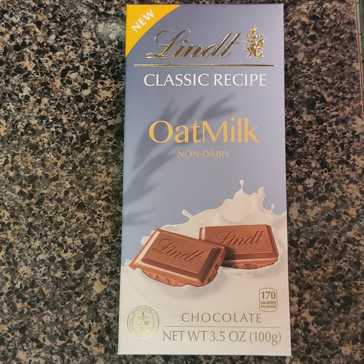 photo of Lindt Oatmilk Chocolate shared by @lucyfoxx on  21 Sep 2022 - review