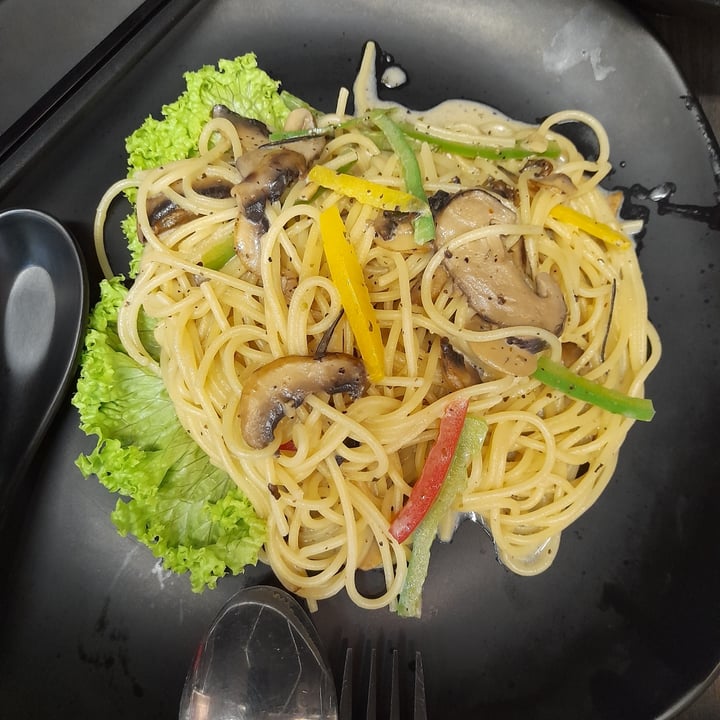 photo of Makan Vegan Geylang creamy spagetti, wantan soup & creme wintermelon drink shared by @vivienwsw on  26 Jul 2022 - review