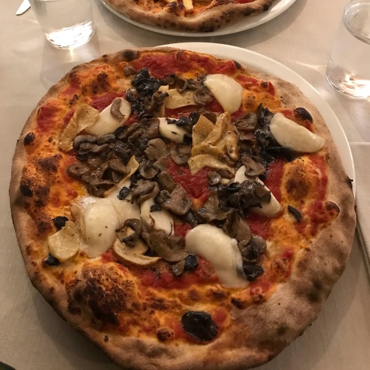 photo of TRATTORIA CA' NOSTRA Pizza shared by @francescav on  04 Oct 2022 - review
