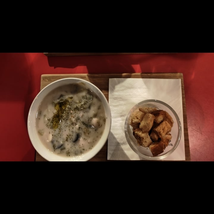 review photo of hoop bagel & salad Zuppa Del Giorno shared by @mynameiscri on 25 Nov 2022 - review
