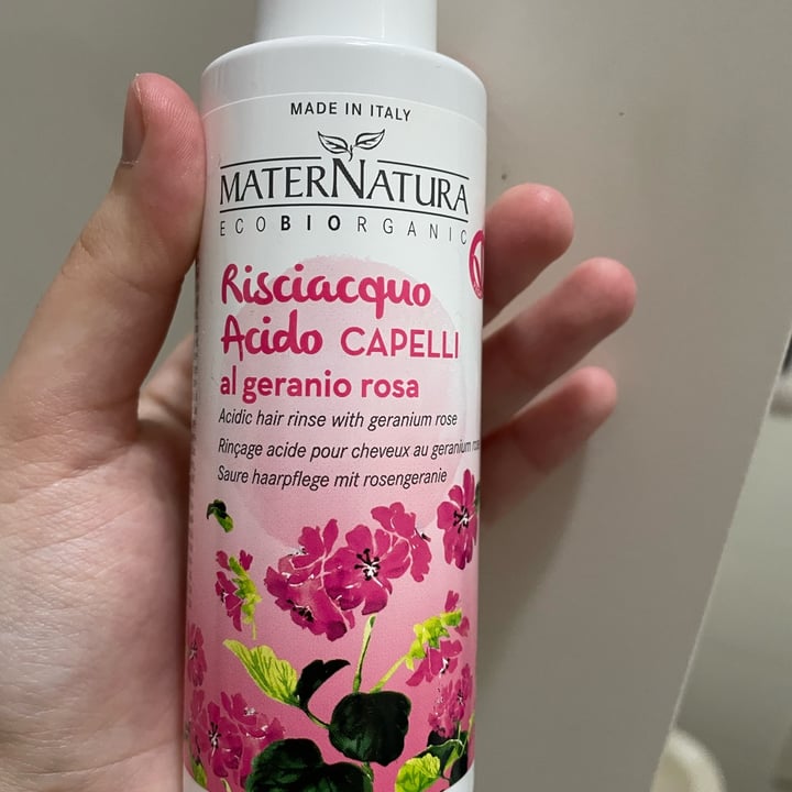 photo of MaterNatura Risciacquo acido al geranio rosa shared by @mariapia17 on  16 Jun 2022 - review