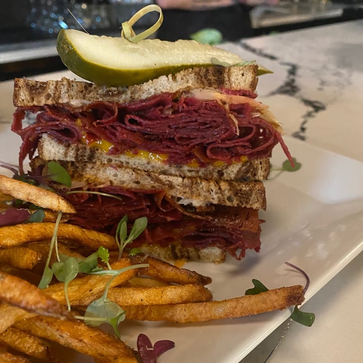 photo of Neon Tiger Reuben shared by @annahopkins on  03 Jan 2021 - review