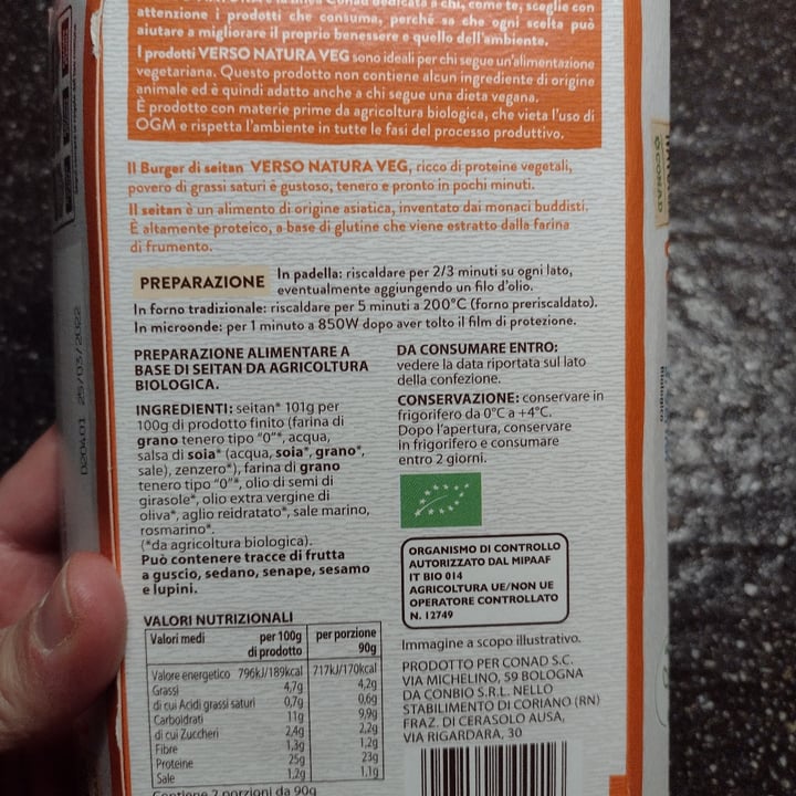 photo of Verso Natura Conad Veg Burger Di Seitan Biologico shared by @hannabee on  13 Mar 2022 - review