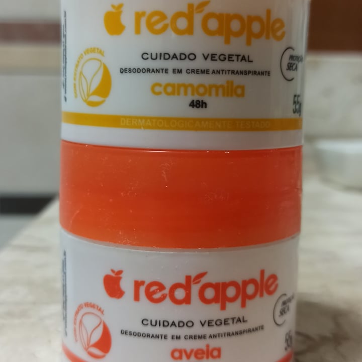photo of Red apple Desodorante em creme antitranspirante shared by @lonelygoddesz on  28 Apr 2022 - review