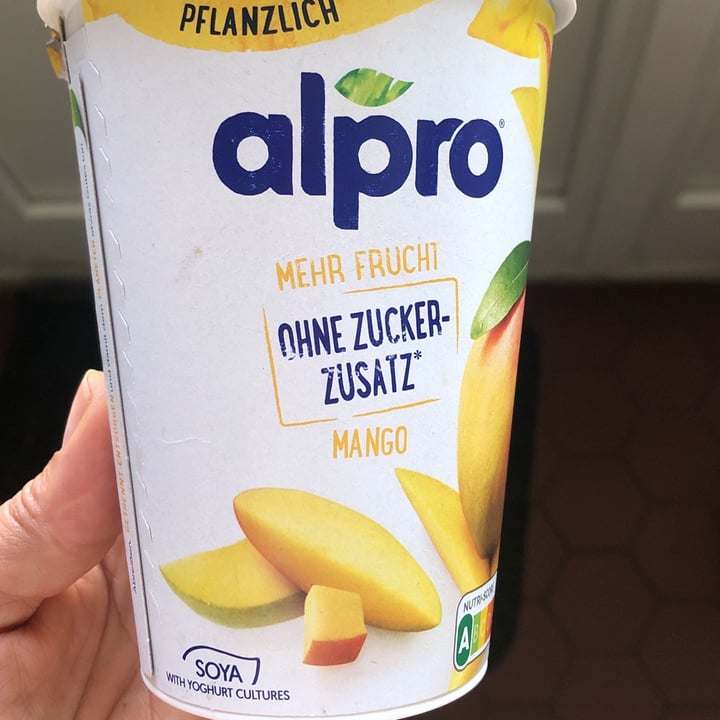 review photo of Alpro Mango Yogurt (No Added Sugars) shared by @cristianealvescosta on 17 Apr 2022 - review
