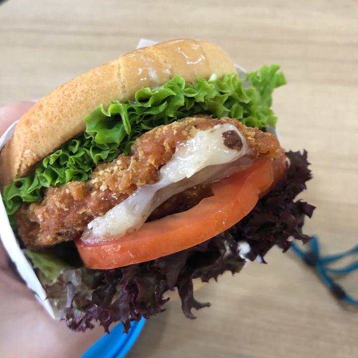 photo of Veggie Dojo Savoury Sesame Burger shared by @emelty on  20 Aug 2020 - review