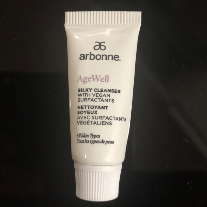review photo of Arbonne Agewell Silky Cleanser with Vegan Surfactants shared by @carovdm on 30 Jun 2021 - review
