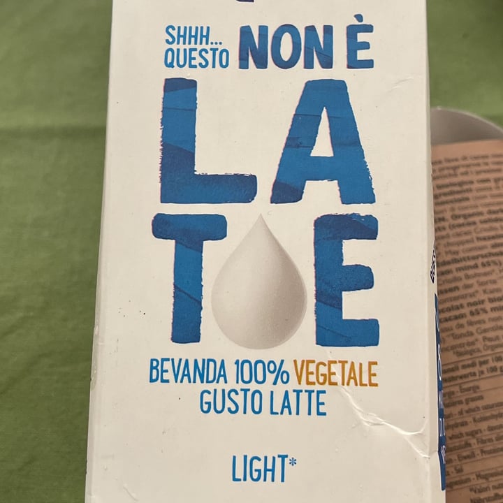 photo of Alpro This is Not Milk Classic Questo Non è Late Classico shared by @nicolettamatronechef on  26 Jun 2022 - review