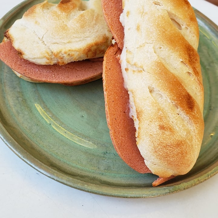 photo of Bioma plant based café Panini de jamón y queso shared by @ivanavgana on  19 Apr 2021 - review