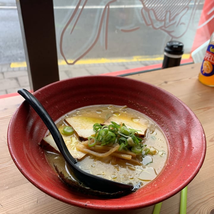 photo of Ramen Momo Vegan Ramen shared by @lenamarie98 on  24 Mar 2022 - review