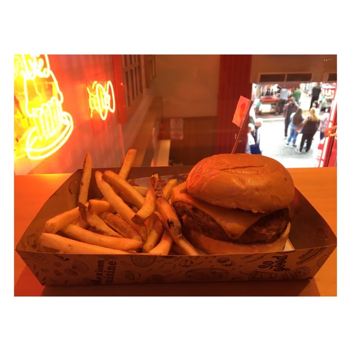 photo of Eat Asia Veggie Burguer shared by @gabipanini on  17 Jul 2021 - review