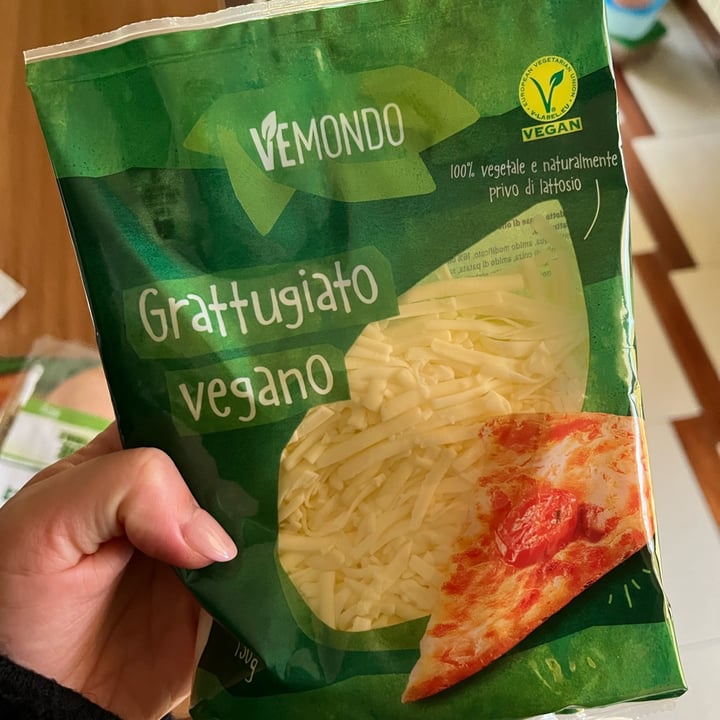 photo of Vemondo Grattugiato Vegano shared by @annabacce on  24 Apr 2022 - review