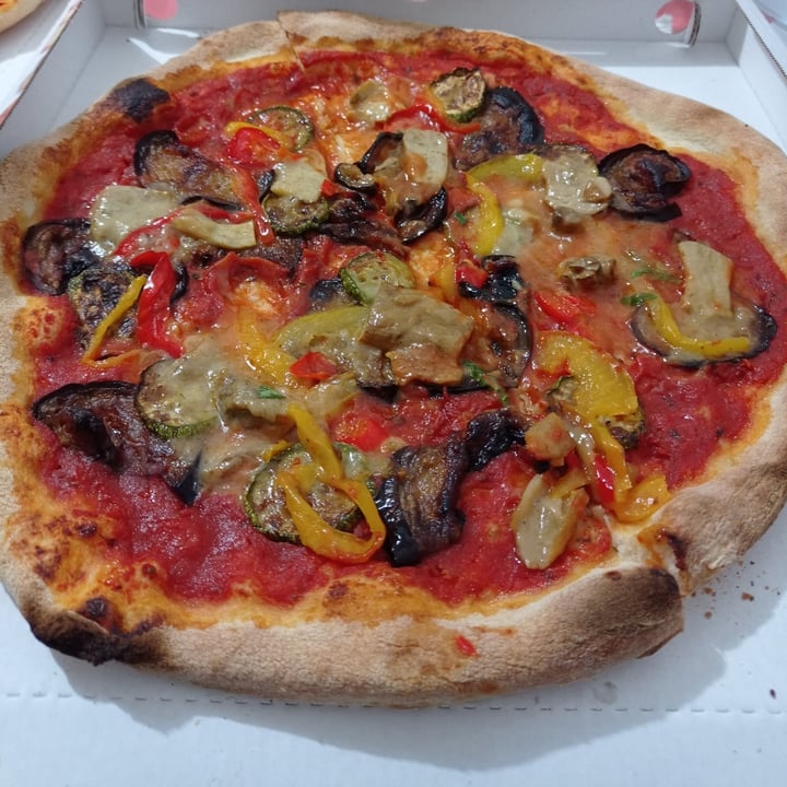 photo of Pizzeria Dietro L'angolo Pizza Vegetariana shared by @gensenku on  14 Apr 2022 - review