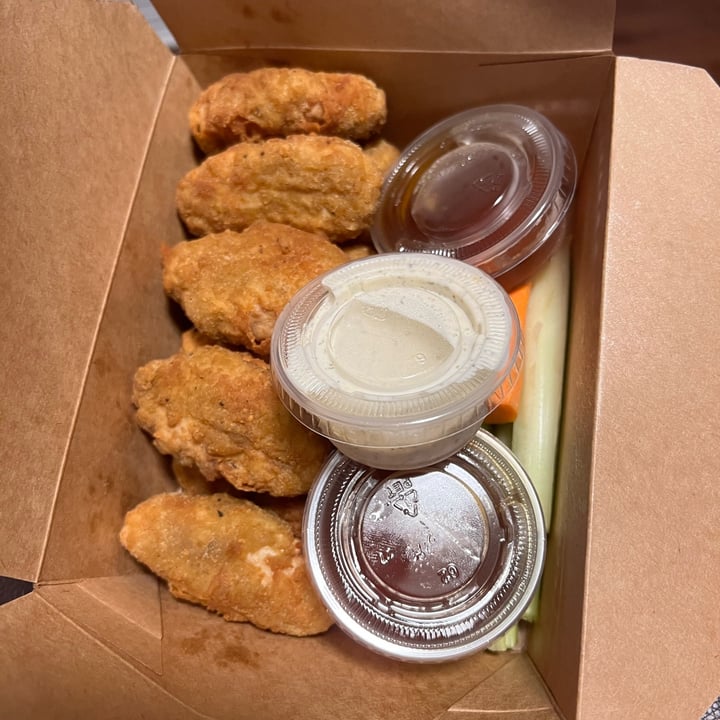 photo of Nateure’s Plate Honey Garlic Wings shared by @fsshealth on  02 Mar 2022 - review