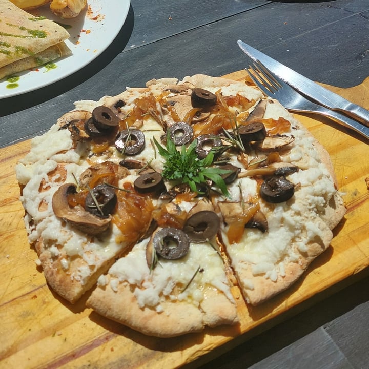 review photo of La Bohéme Pizza Pita de Hongos shared by @ohmargo on 20 Oct 2022 - review