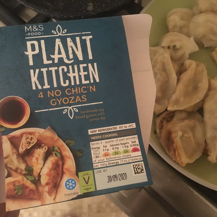 photo of Plant Kitchen (M&S) No chic’n Gyozas shared by @alicekatyc on  28 Sep 2020 - review