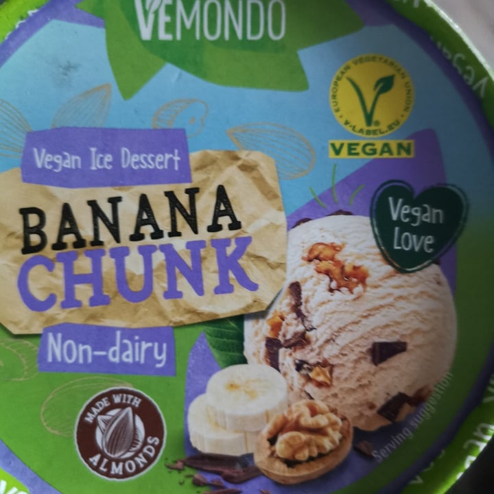 photo of Vemondo  gelato banana cioccolato e noci shared by @cip on  29 Aug 2022 - review