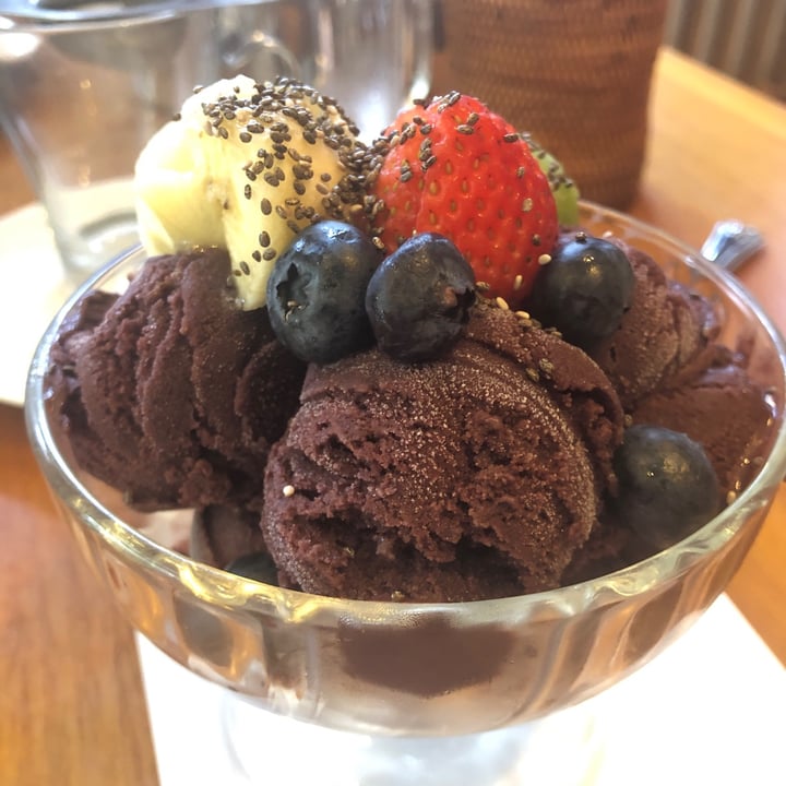 photo of The Living Cafe Acai Bowl shared by @roxtarlette on  11 Oct 2020 - review