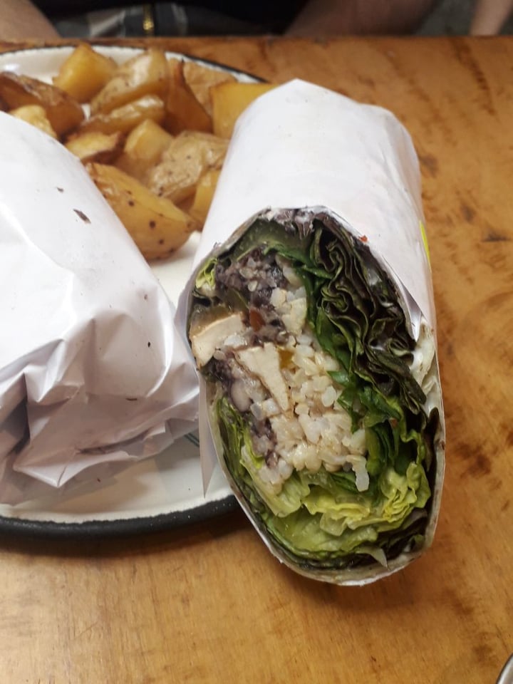 photo of Estilo Veggie Burrito shared by @longnajamonster on  29 Dec 2019 - review