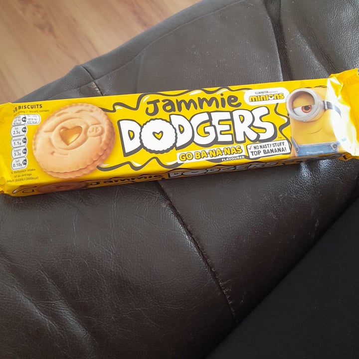 photo of Jammie Dodgers Jammie Dodgers GO BANANAS shared by @glitterball84 on  20 Jun 2022 - review