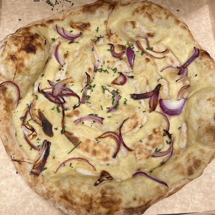 photo of PONY PIZZA Belgrano Pizza Blanca shared by @outofstep on  29 May 2021 - review