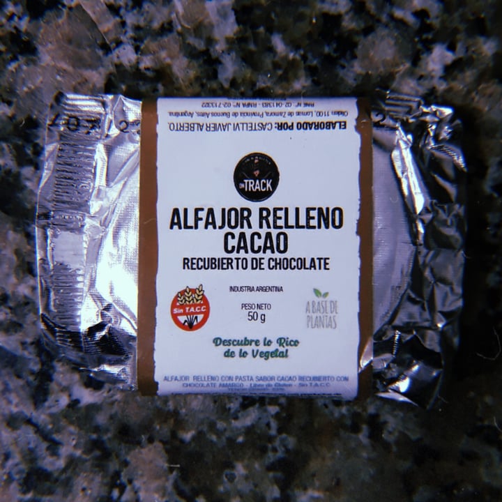 photo of On Track Alfajor Relleno Cacao shared by @nanicuadern on  16 Sep 2022 - review