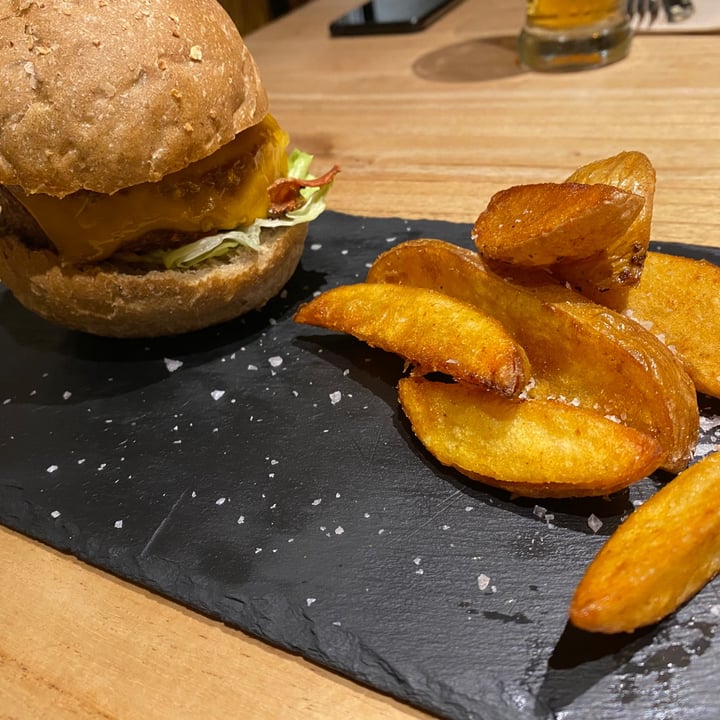 photo of Restaurante Alive Hamburguesa Beyond Meat shared by @irenevegan on  20 Sep 2020 - review