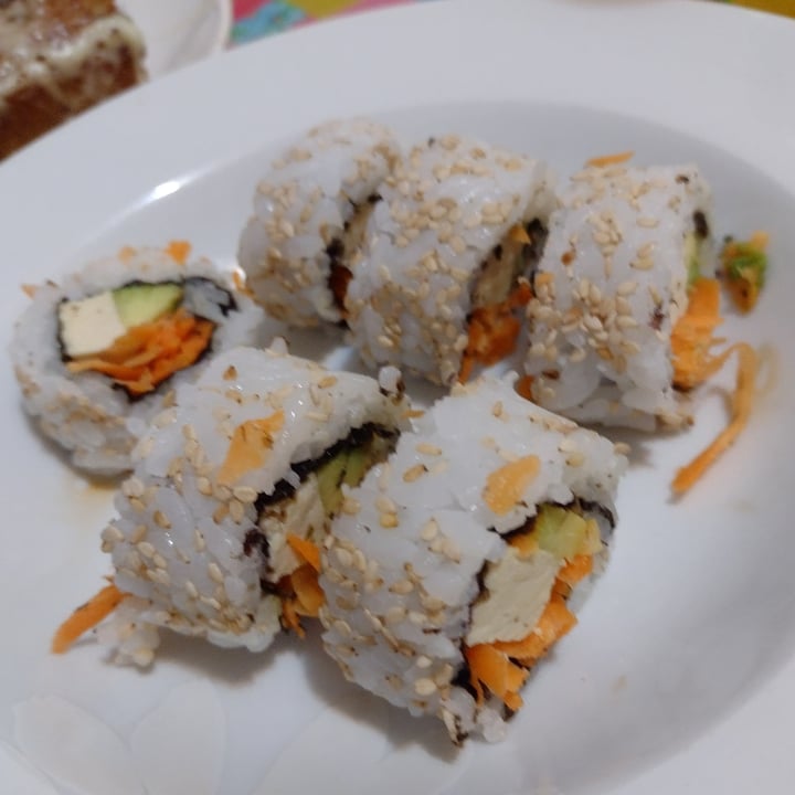 photo of Sushi Are Sushi De Tofu, Palta Y Zanahoria shared by @selene08 on  18 Sep 2021 - review