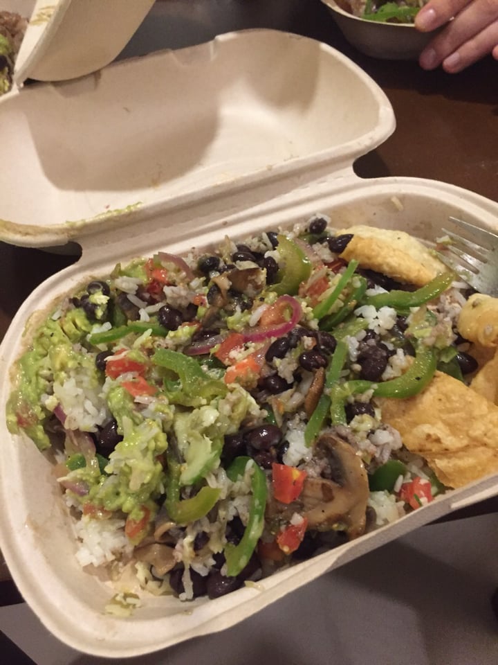 photo of Guzman Y Gomez Vegetarian Burrito Bowl shared by @keifeewowo on  21 Mar 2019 - review