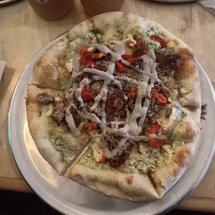 photo of Vegga Pizza Pizza Bolliwood shared by @gissellearthling on  09 May 2022 - review