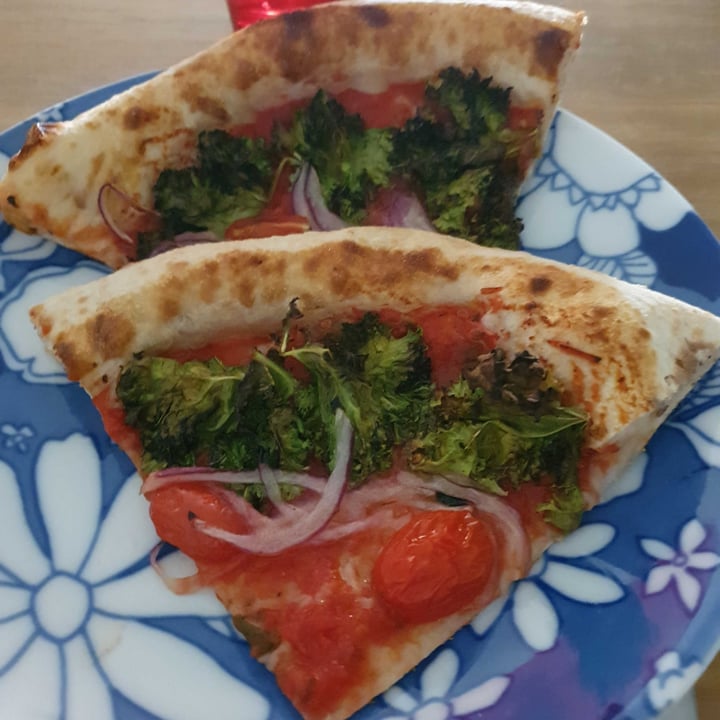 photo of Pizza Madre Pizza Vegana Con Kale shared by @soficima on  27 Nov 2020 - review