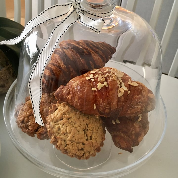 photo of Dolce Bakery Almond Croissant shared by @mailidyer on  14 May 2020 - review